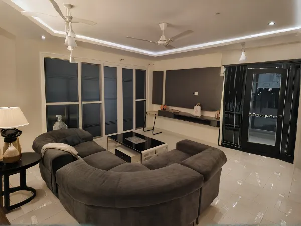 Villa Exterior/Interior